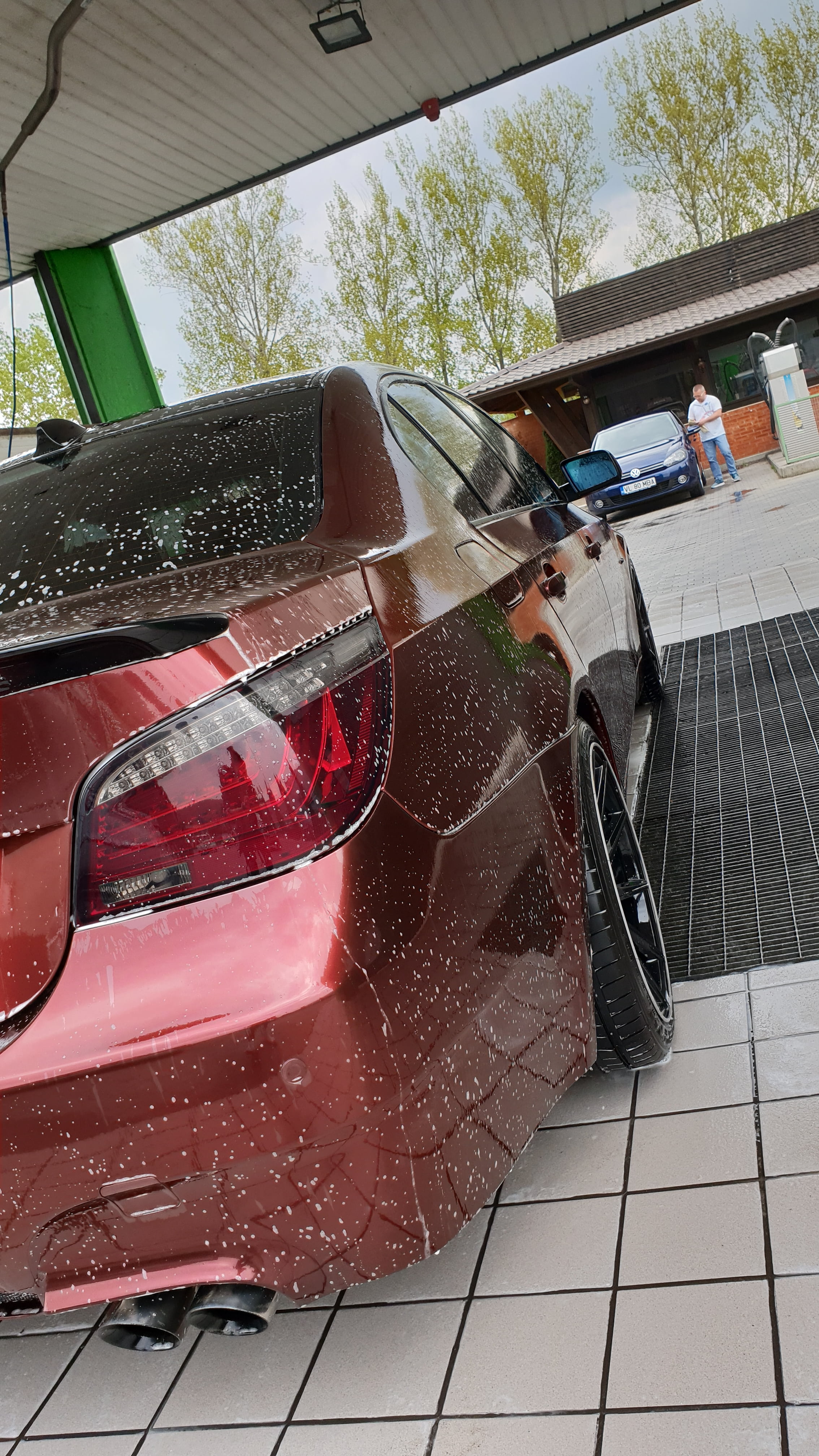 ds-kirmizi-bmw-530i-e60-yikanirken-arkap