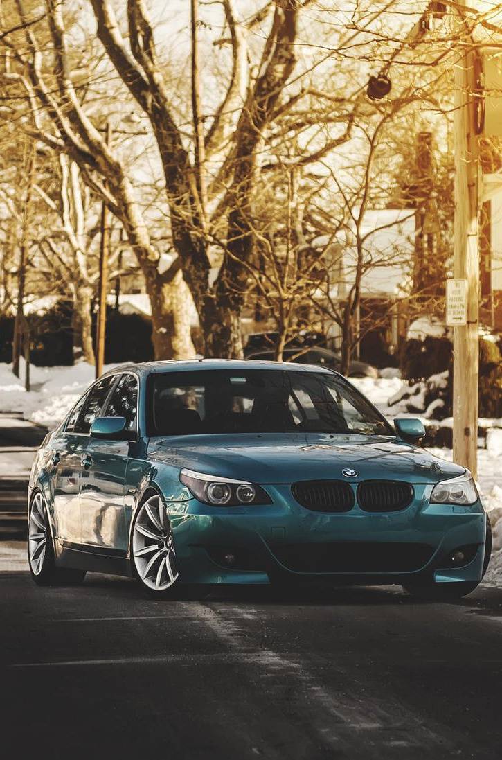 ds-mavi-bmw-m5-e60-capraz-cekim-arkaplan