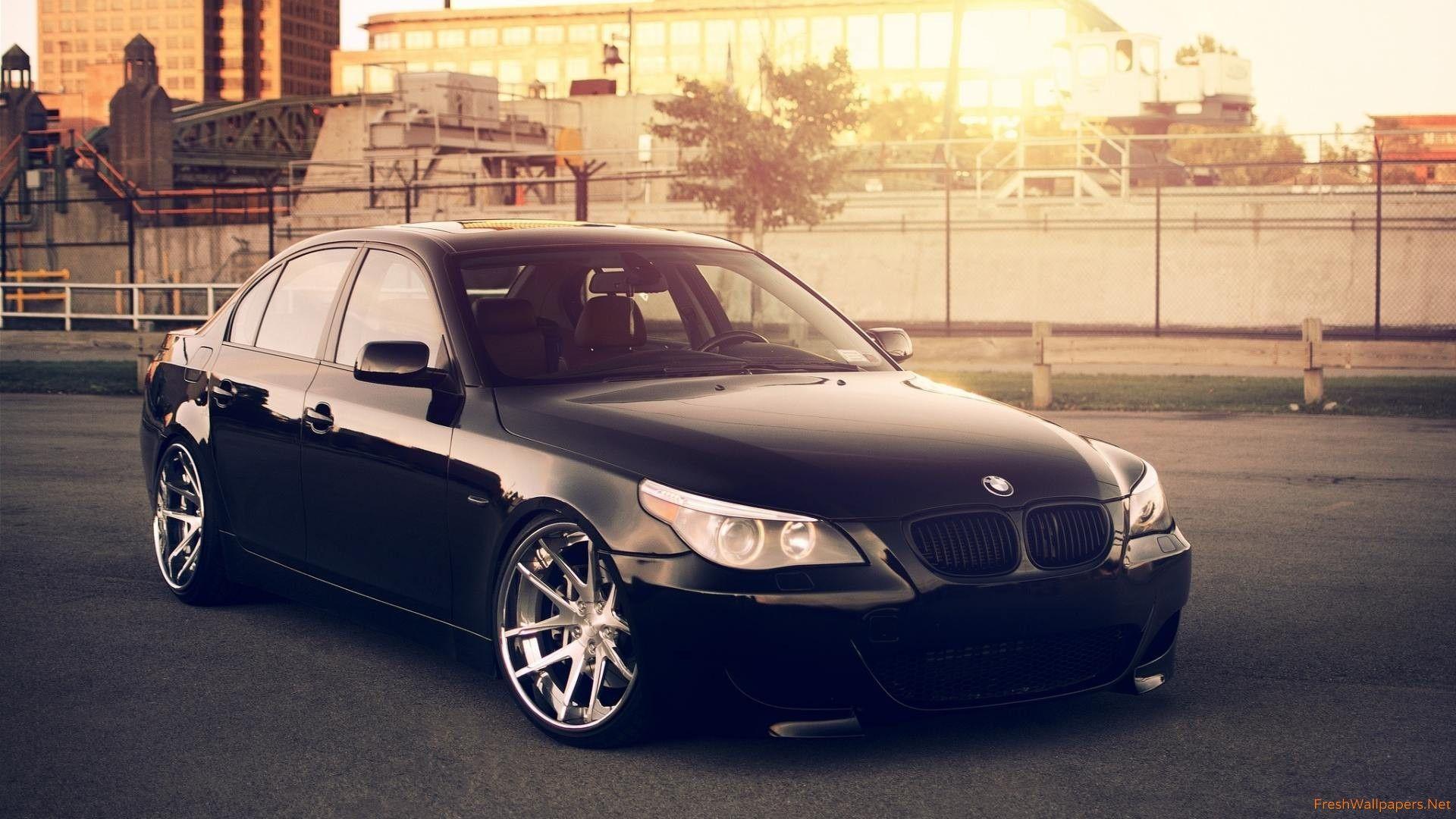 ds-siyah-bmw-m5-e60-capraz-cekim-arkapla